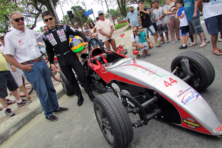 Fórmula Vee faz volta histórica na orla de Santos e Wilson Fittipaldi fala em prova na cidade