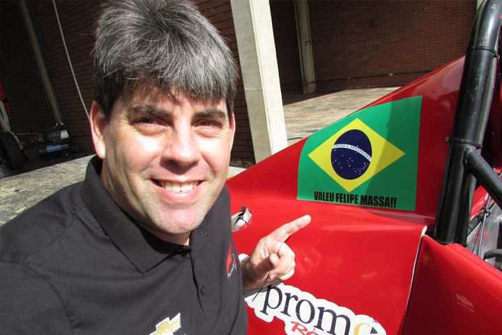Piloto de Belém faz homenagem a Felipe Massa em prova da Fórmula Vee