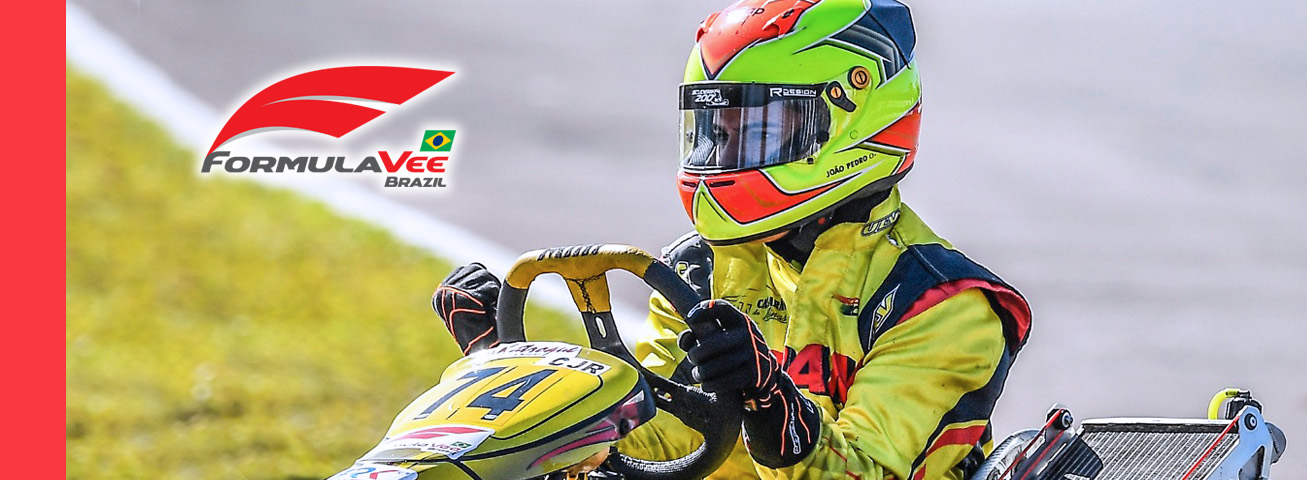 Jovem piloto fatura título sul-americano de kart e inicia treinos na Fórmula Vee